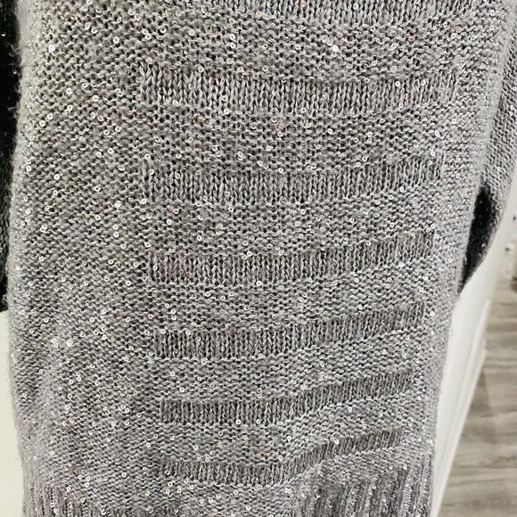 Chico's Size 1/M/8 Cowl Neck Sweater Silver Sequin Embellished Soft Gray Knit - Picture 6 of 13